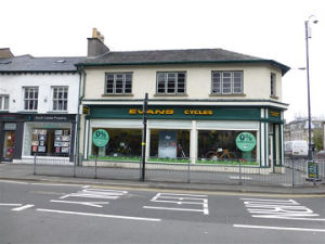 A photograph of an Evans Cycles outlet in Stricklandgate, Kendal.